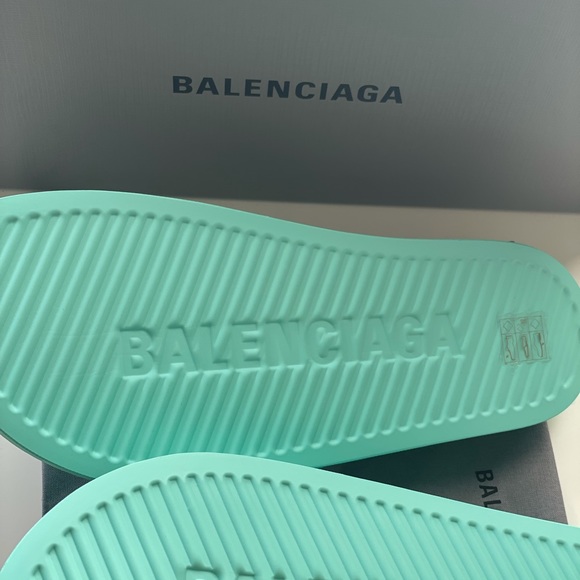Balenciaga slide sandals - Picture 4 of 8